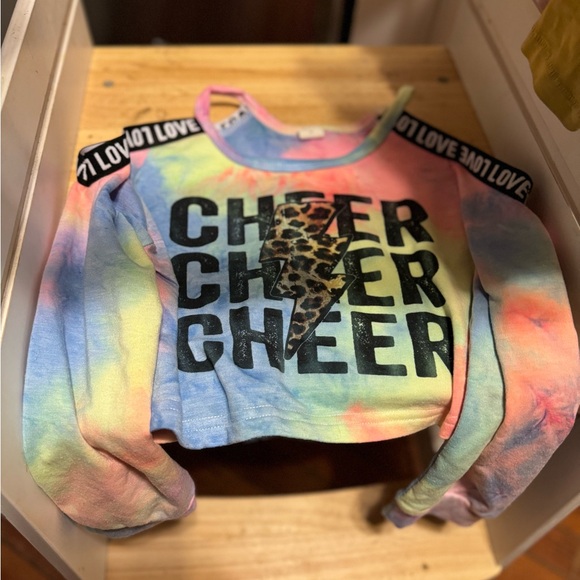 Cute Girls CHEER cropped long sleeve cold shoulder top - Picture 1 of 4